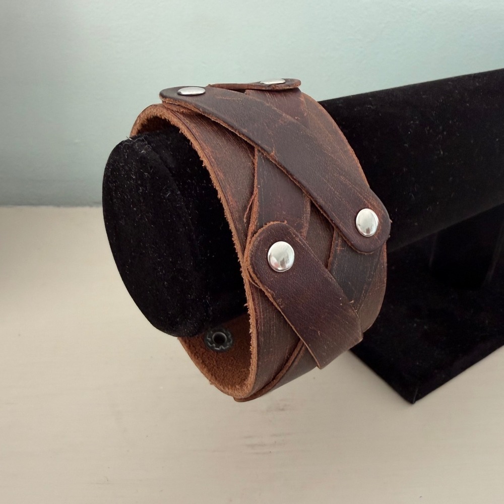 Y2K Vintage Womens Brown Leather Crossed Out Studded Adjustable Cuff Bracelet